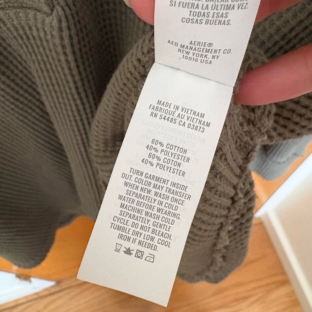 Aerie olive green waffle knit pullover - Picture 4 of 4